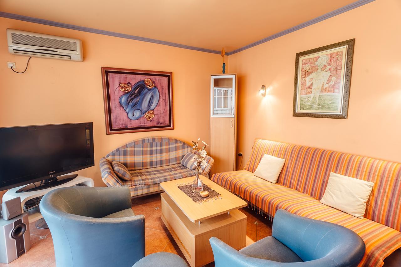 Lux Apartman *